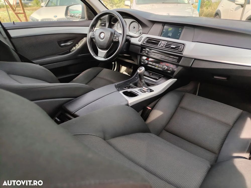 BMW Seria 5 520d Touring - 12