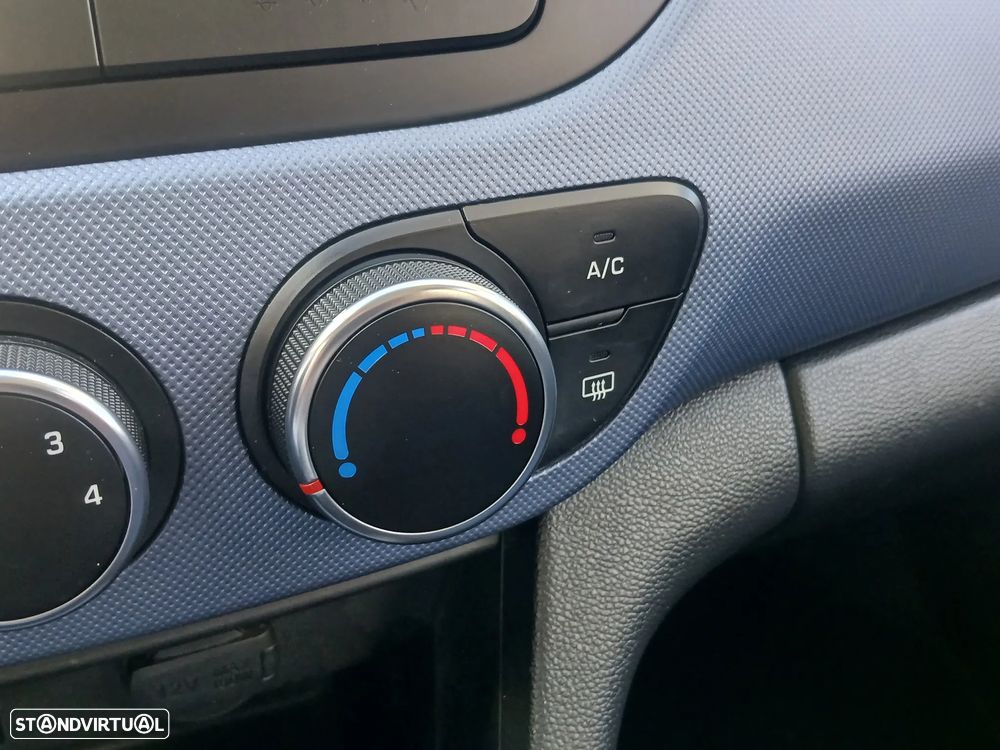 Hyundai i10 1.0 Urban GPL+Bluet.+Ctrl - 28