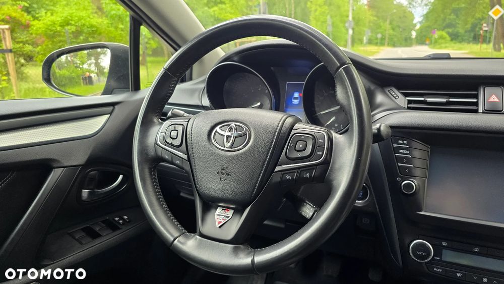 Toyota Avensis 1.8 Premium - 19