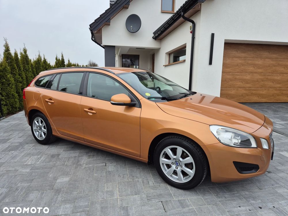 Volvo V60 DRIVe Momentum - 14