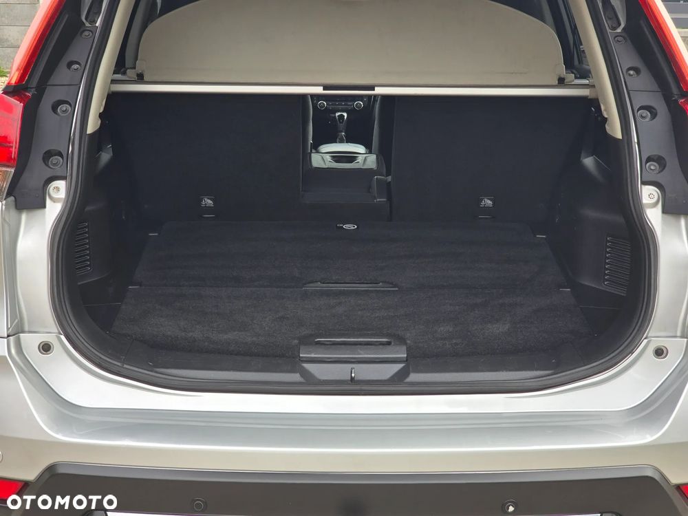 Nissan X-Trail 2.0 dCi ALL-MODE 4x4i Xtronic Tekna - 19
