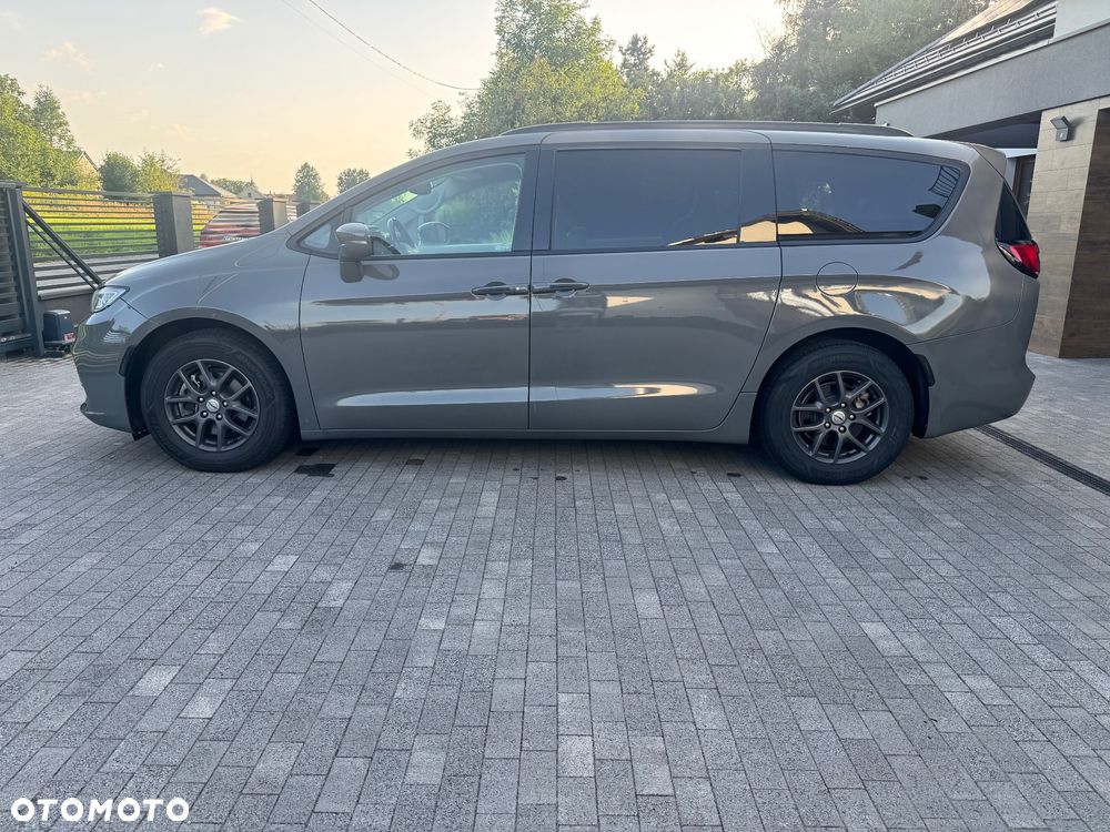 Chrysler Pacifica - 5