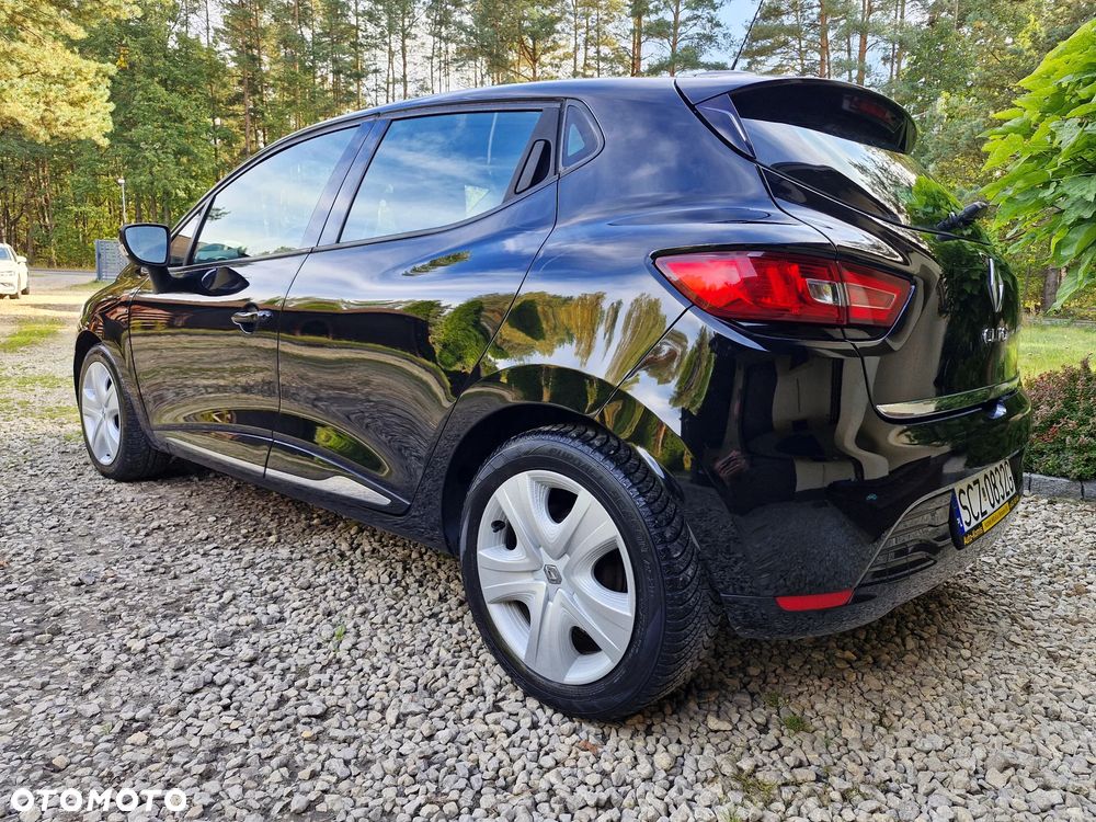 Renault Clio 1.2 16V 75 LIMITED - 19