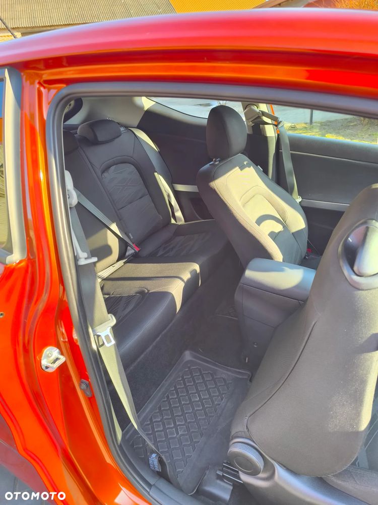 Kia Ceed - 14