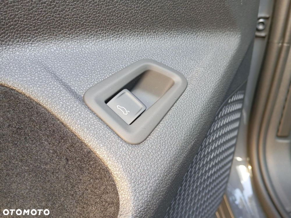 Volkswagen Golf - 27