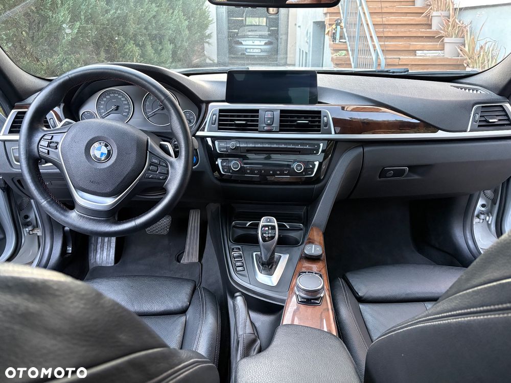 BMW Seria 3 330i xDrive Sport Line - 15