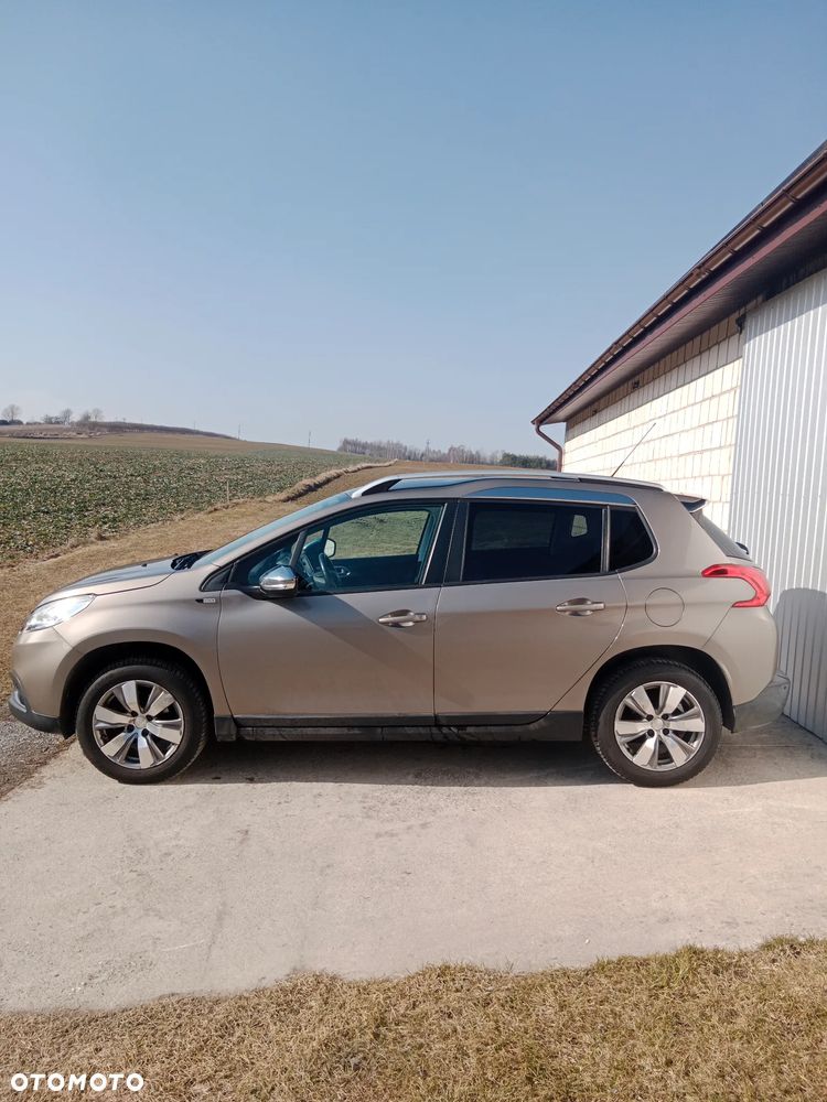 Peugeot 2008 1.2 Pure Tech Style - 6