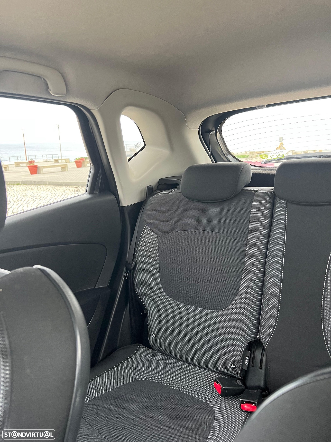 Renault Captur 1.5 dCi Exclusive EDC - 16