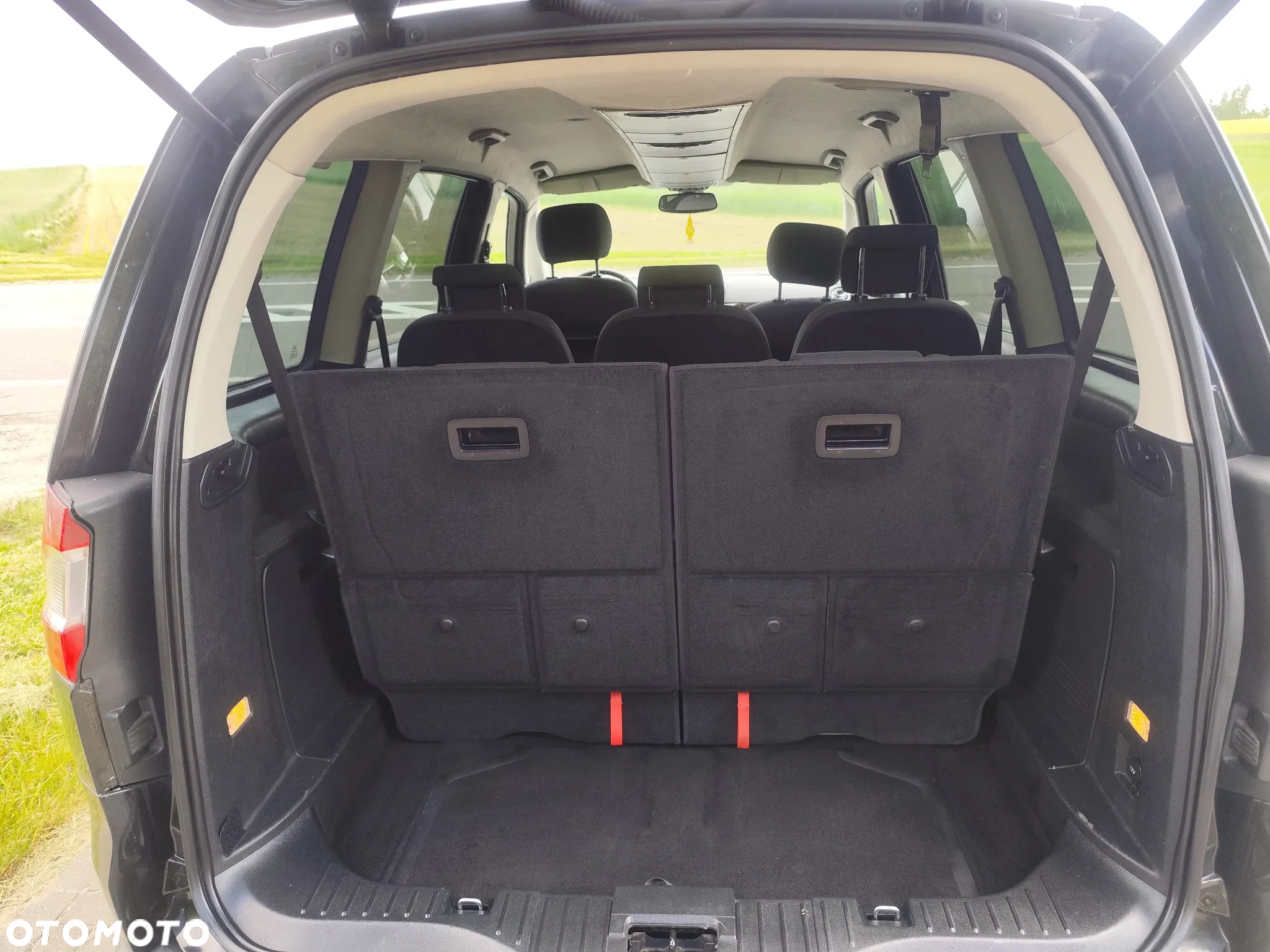 Ford Galaxy 2.0 TDCi Ghia - 34