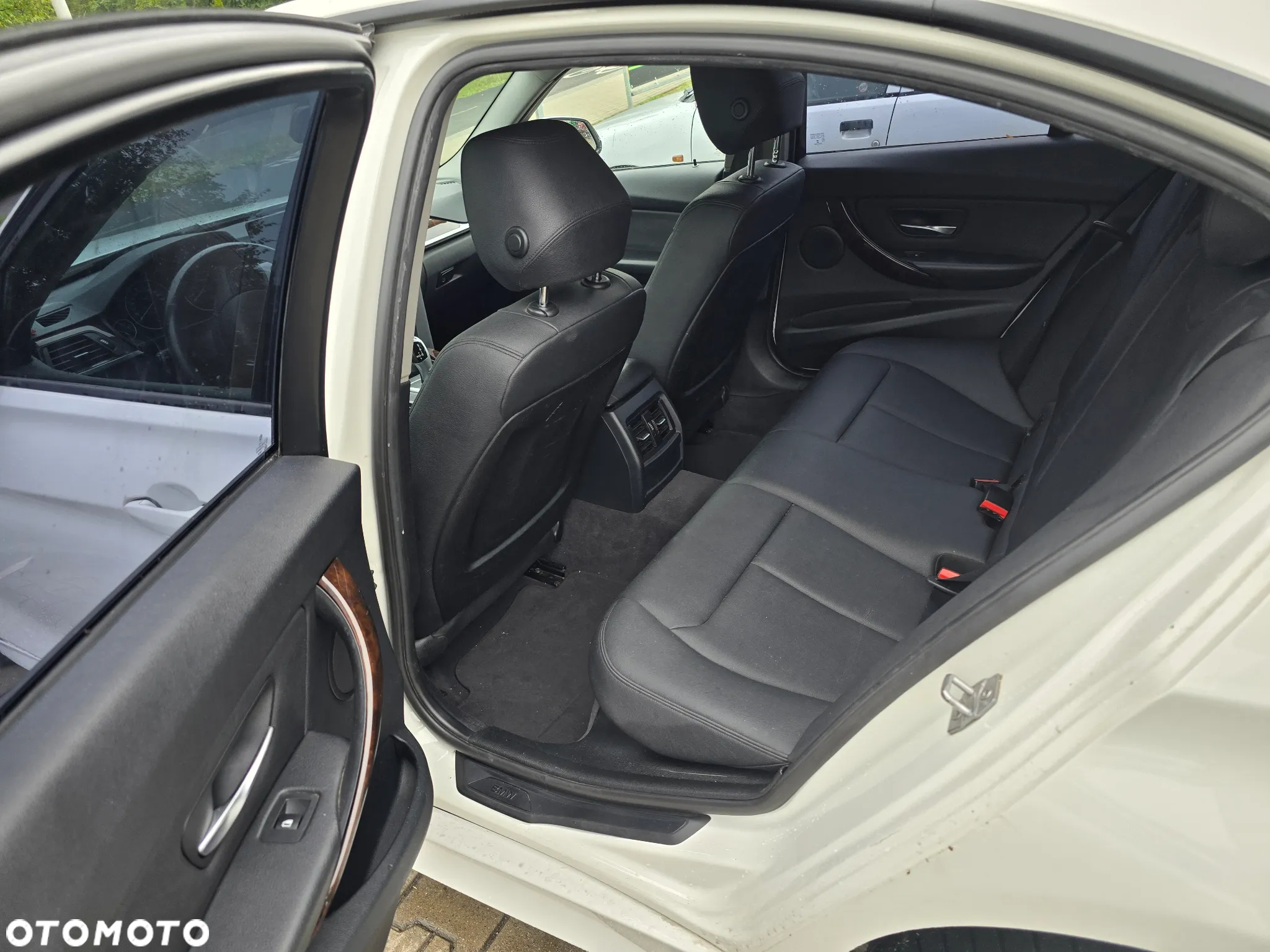 BMW Seria 3 328i xDrive - 27