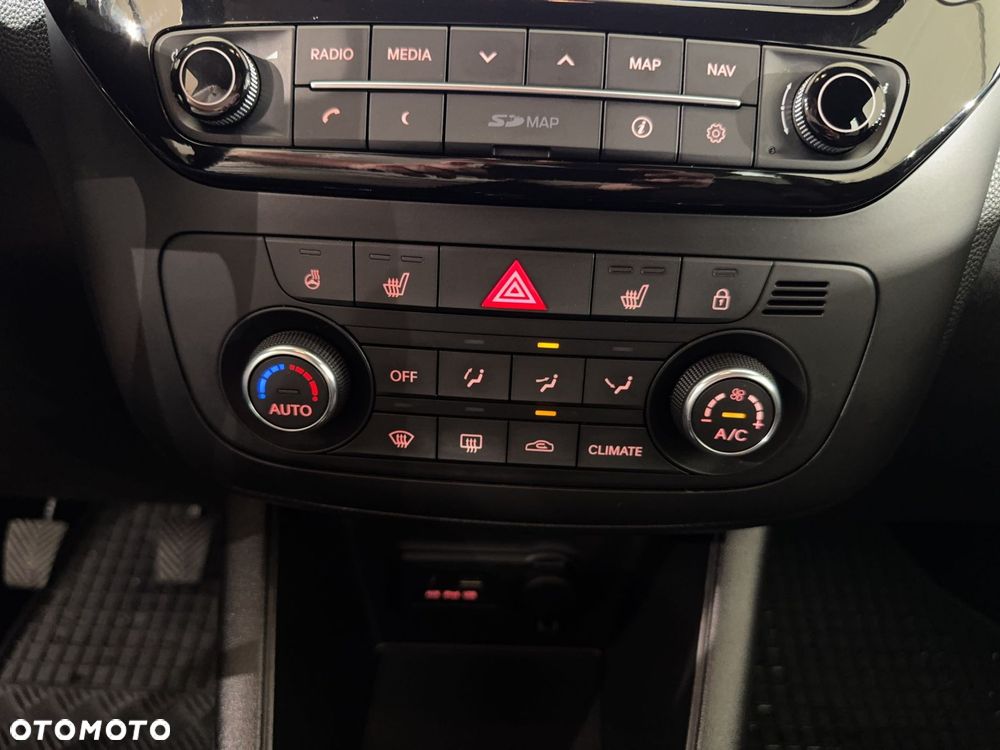Kia Venga - 25