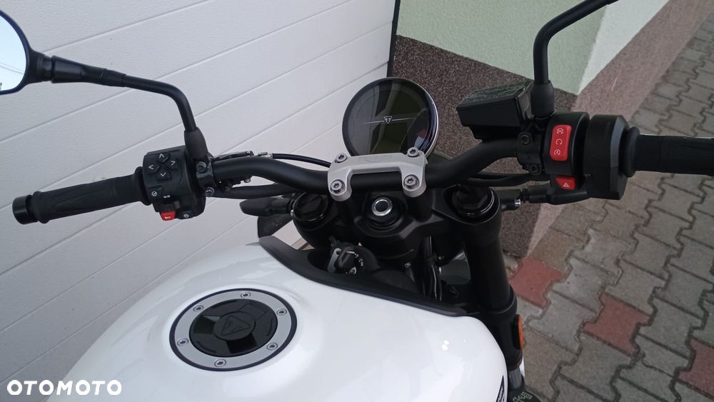 Triumph Trident - 26