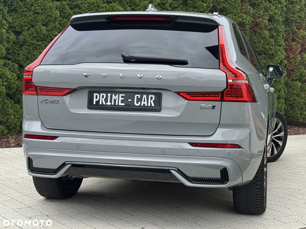 Volvo XC 60 B4 D AWD Plus Dark - 2