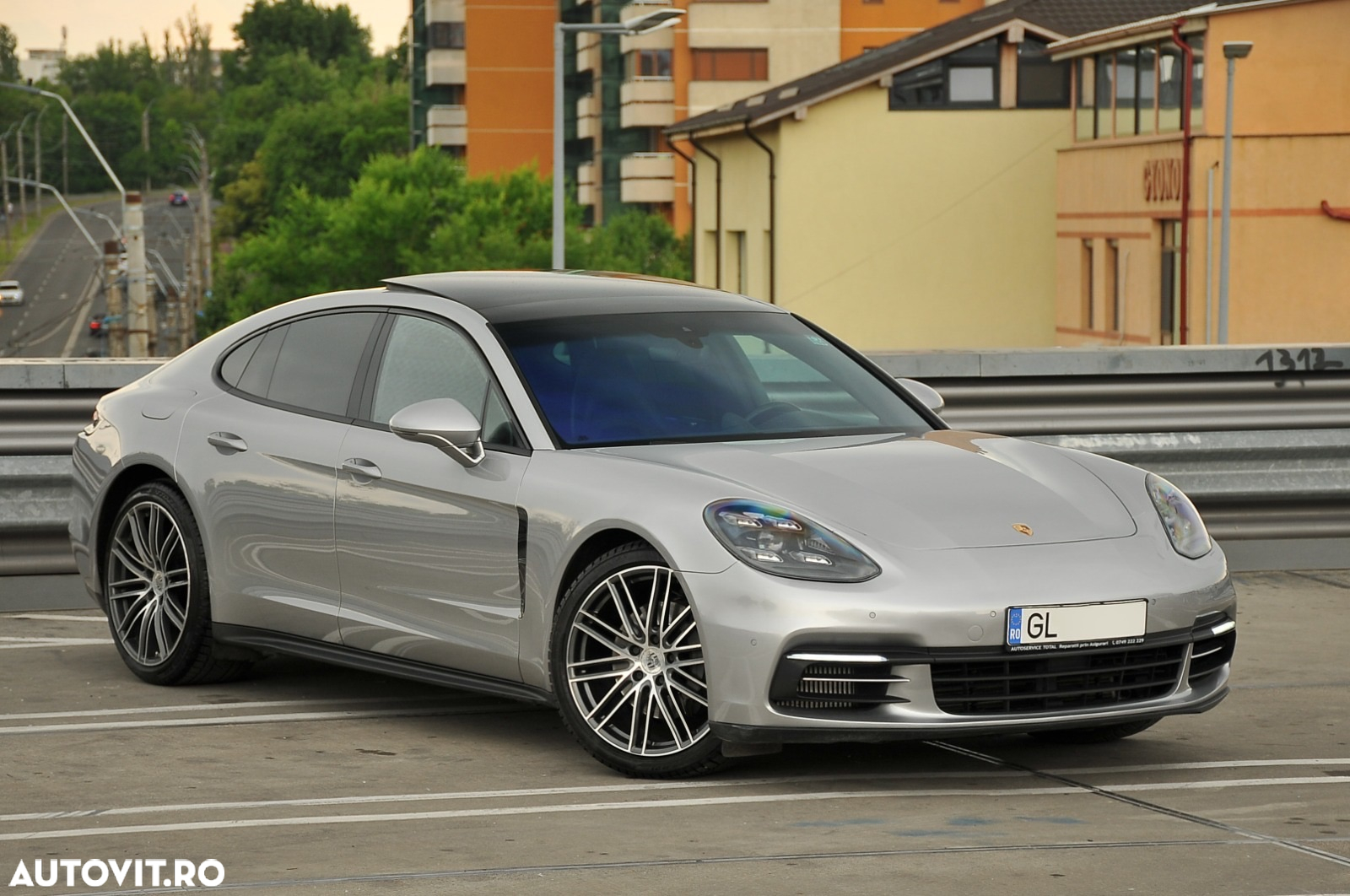 Porsche Panamera 4S - 4