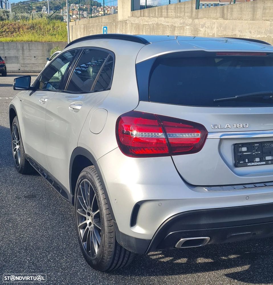Mercedes-Benz GLA 180 UrbanStyle Edition — fotografia 2