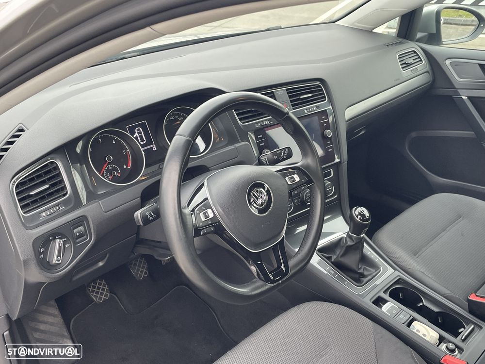 VW Golf 1.6 TDI Confortline - 29