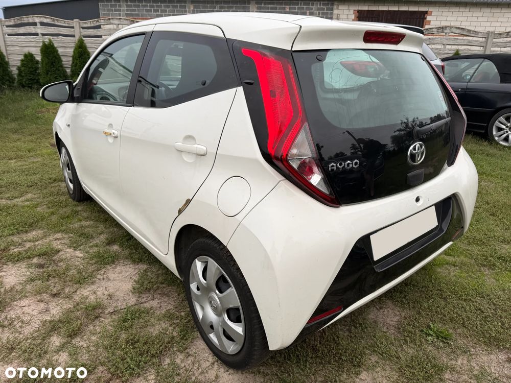 Toyota Aygo x - 6