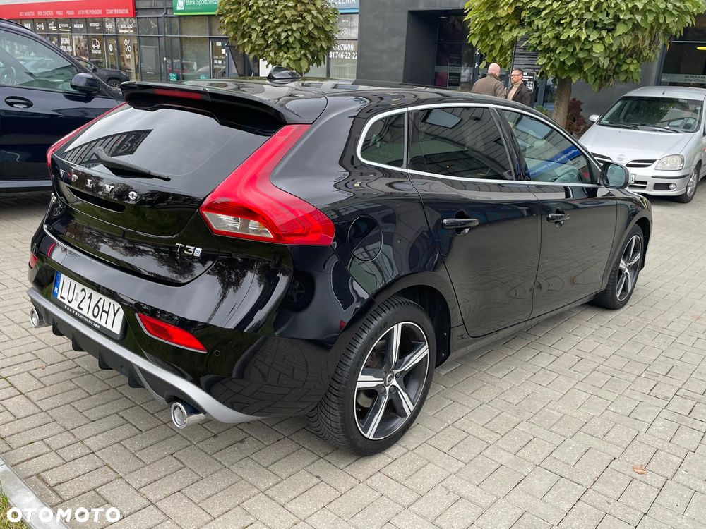 Volvo V40 T3 Drive-E R-Design Momentum - 1
