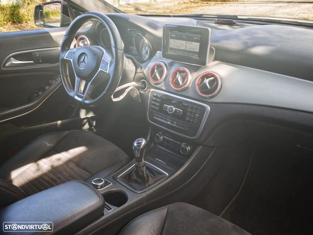 Mercedes-Benz CLA 200 - 16