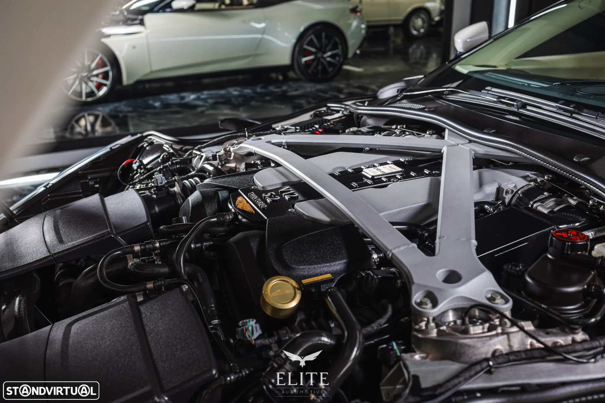Aston Martin DB11 Coupé V12 Launch Edition - 18
