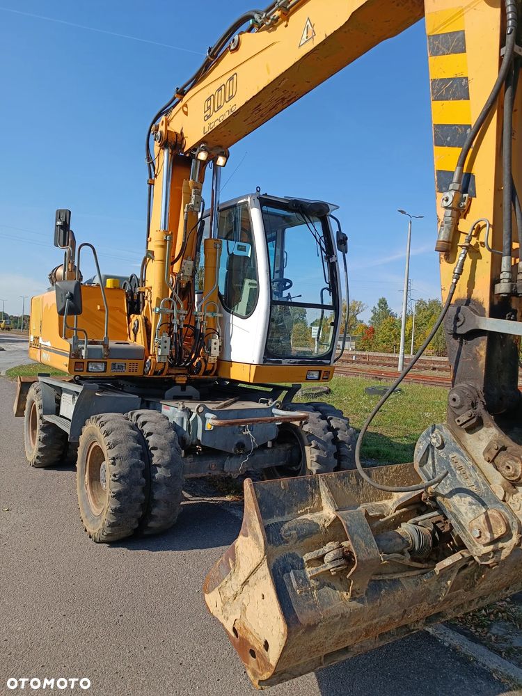 Liebherr A 900 C - 2