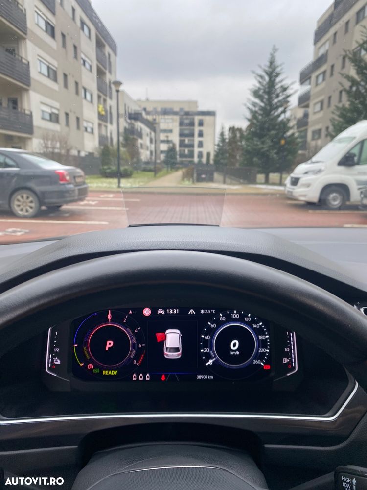 Volkswagen Tiguan - 10