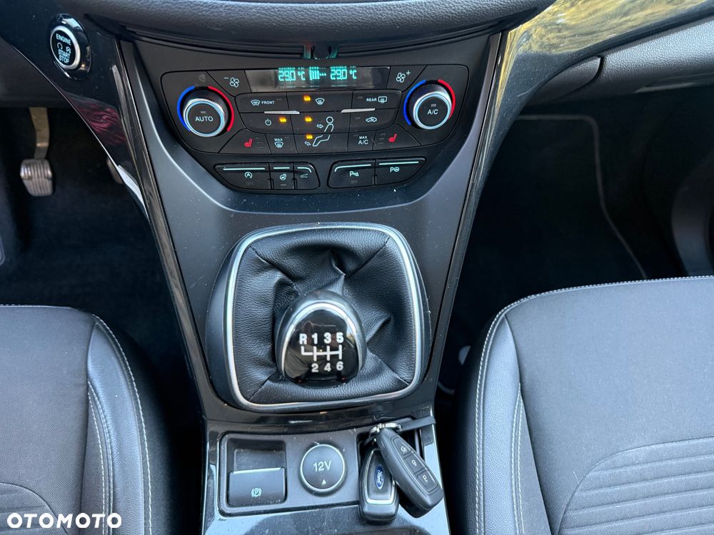 Ford Kuga 1.5 EcoBoost 2x4 Titanium - 28