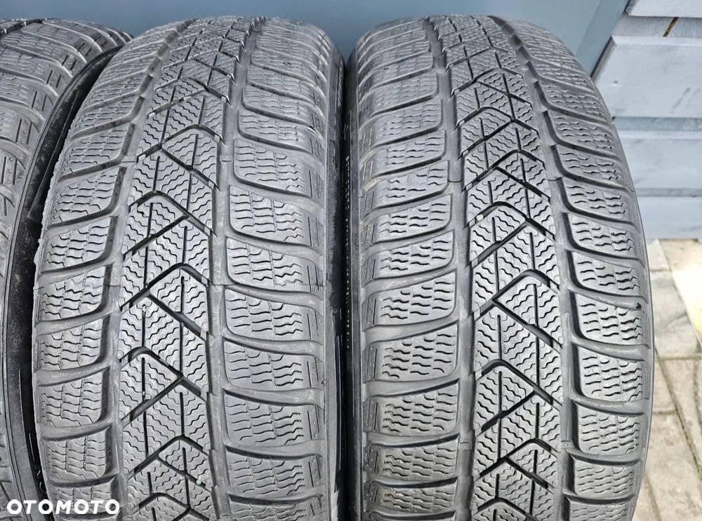 Pirelli Winter SottoZero 3 205/60R17 93 H BMW - 4