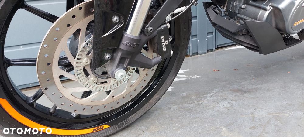 KTM Duke - 17