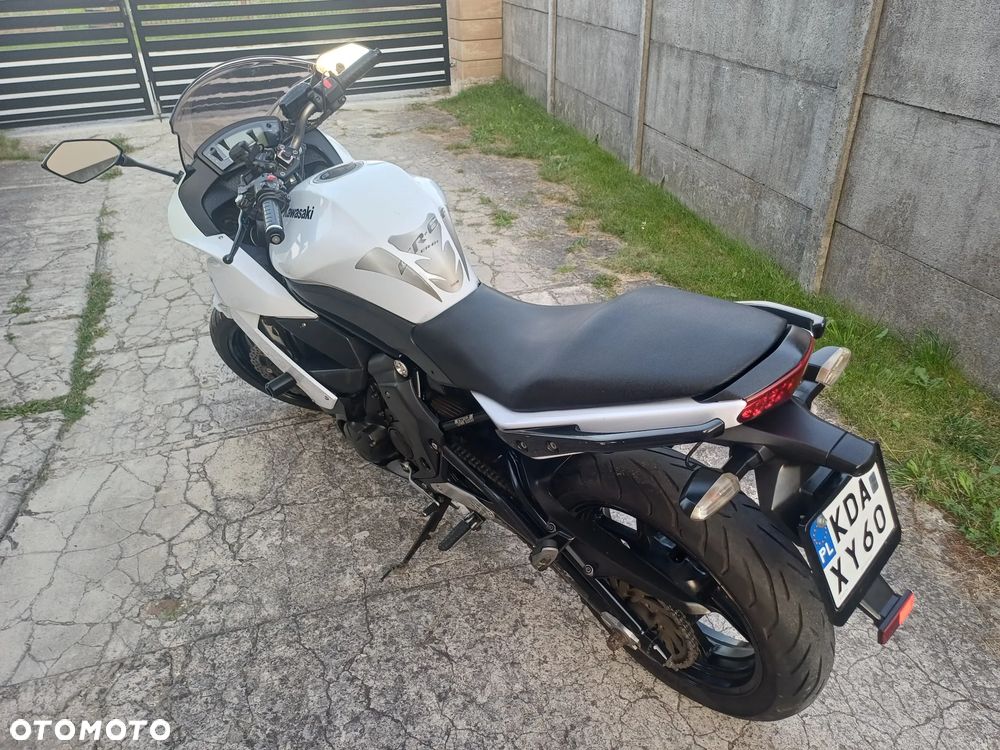 Kawasaki ER - 12