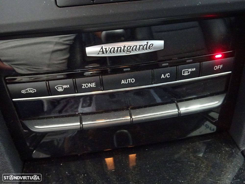 Mercedes-Benz E 220 - 12