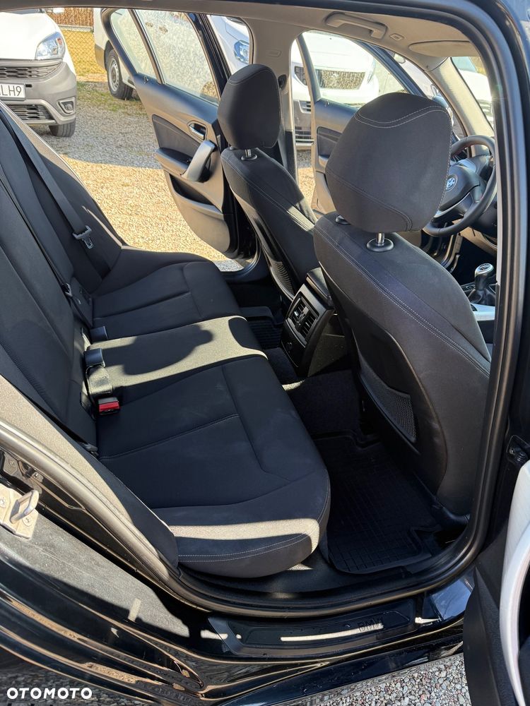 BMW Seria 1 120d Sport Line - 12