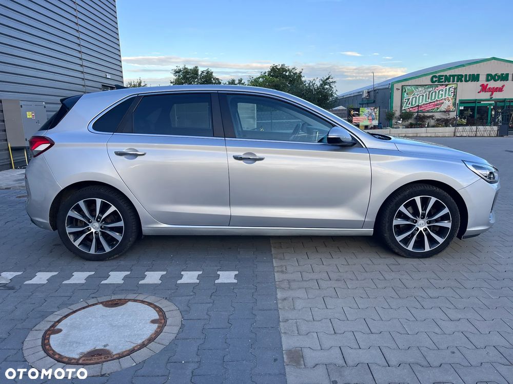Hyundai i30 1.6 D Premiere Luxury DCT - 8