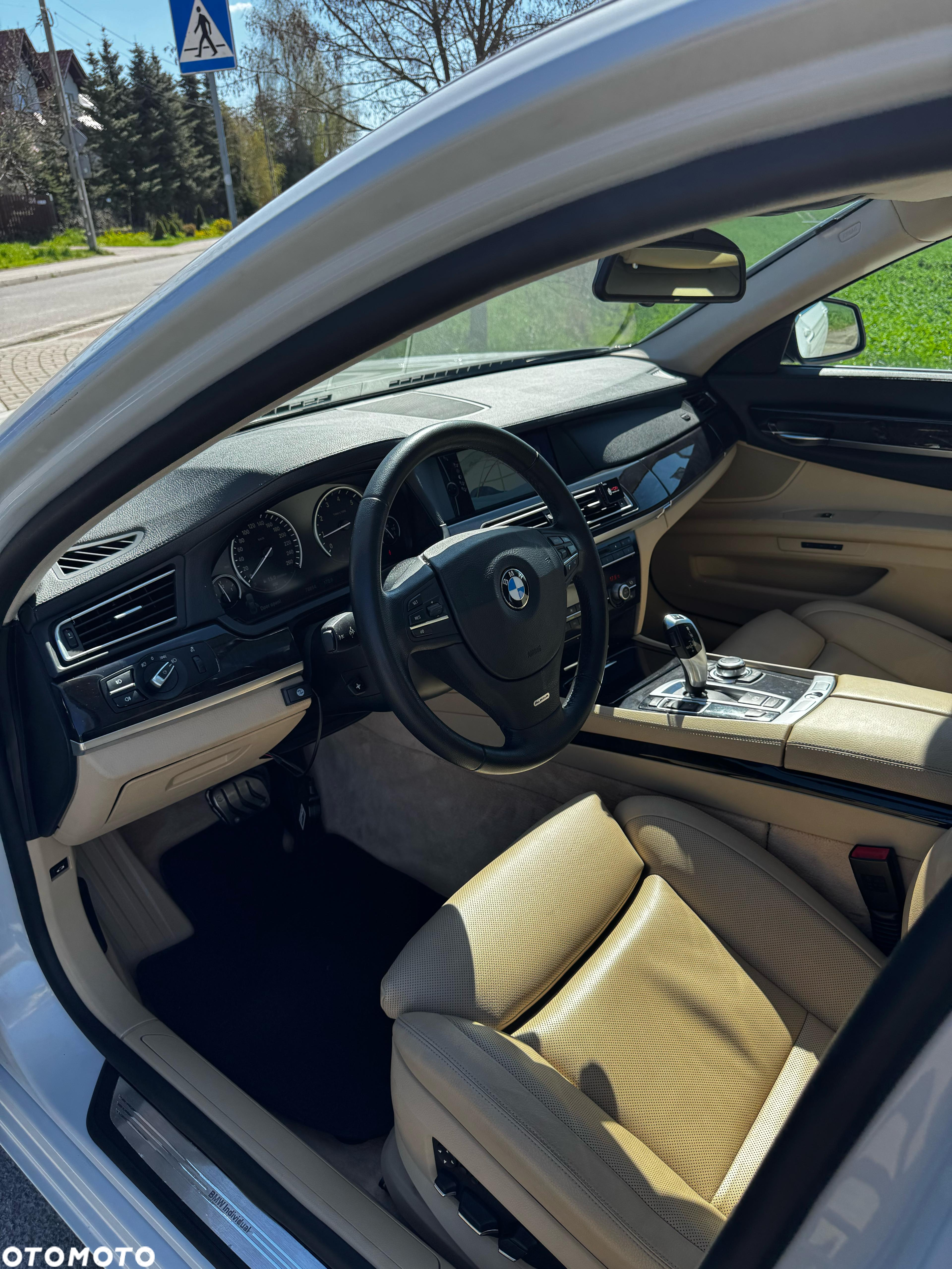 BMW Seria 7 740i - 34