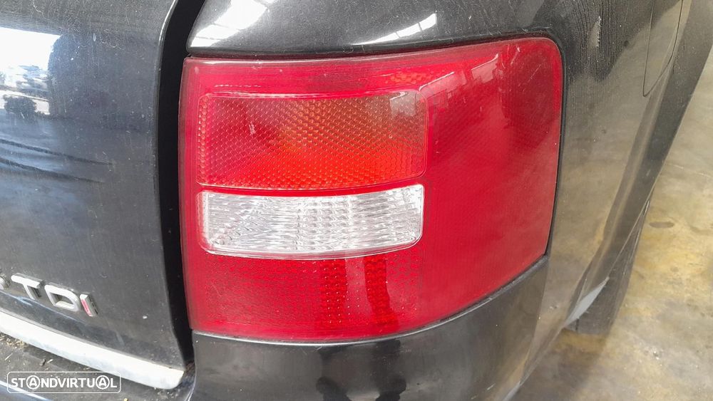 Farolim direito AUDI A6 Avant (4B5, C5) - 1