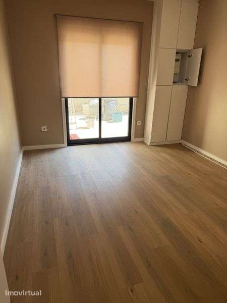 Alugo casa terrea T2 com garagem - Grande imagem: 4/8