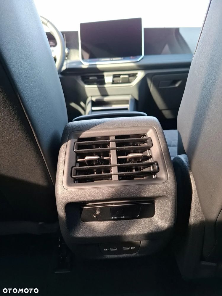 Volkswagen Tiguan - 15