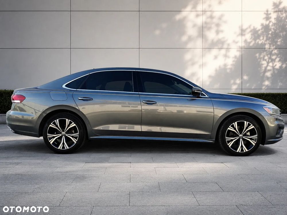 Volkswagen Passat - 2