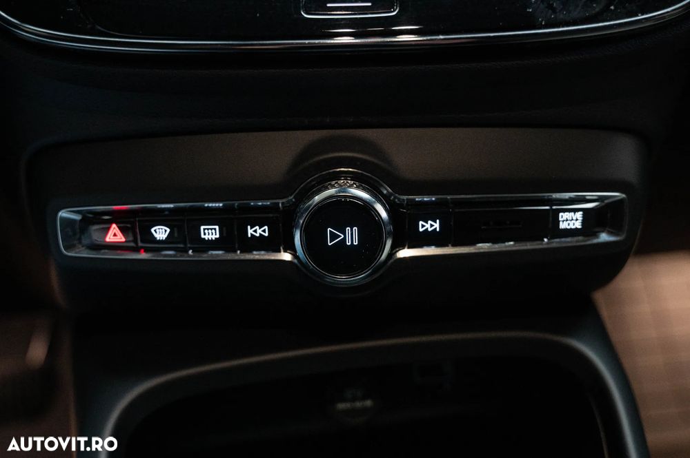 Volvo XC 40 T5 Recharge DKG Core - 16