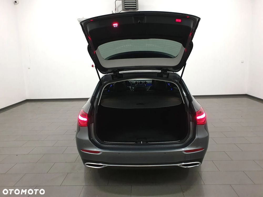 Mercedes-Benz Klasa C 220 d 4Matic 9G-TRONIC AMG Line - 5