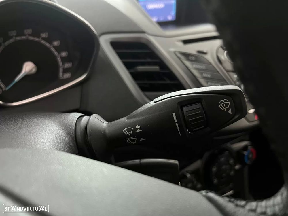 Ford Fiesta 1.0 EcoBoost S&S TREND - 14