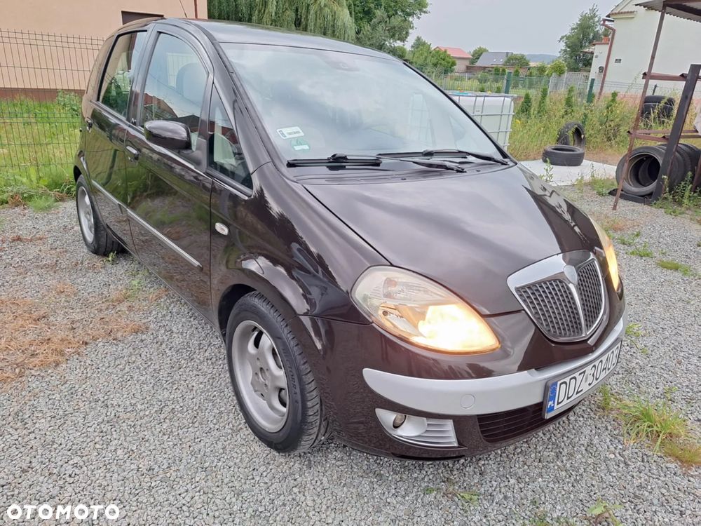 Lancia Musa 1.9 MTJ Oro - 9