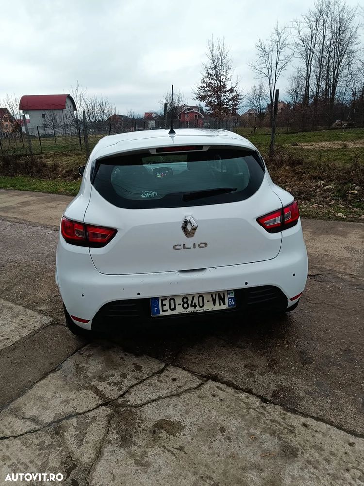 Renault Clio - 8