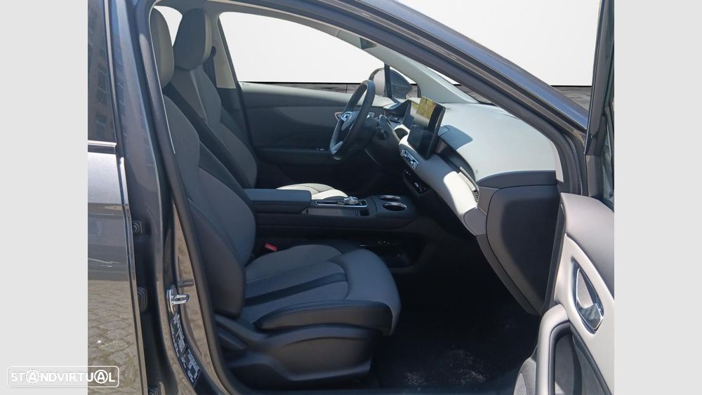 MG MG4 64 kWh Luxury - 13