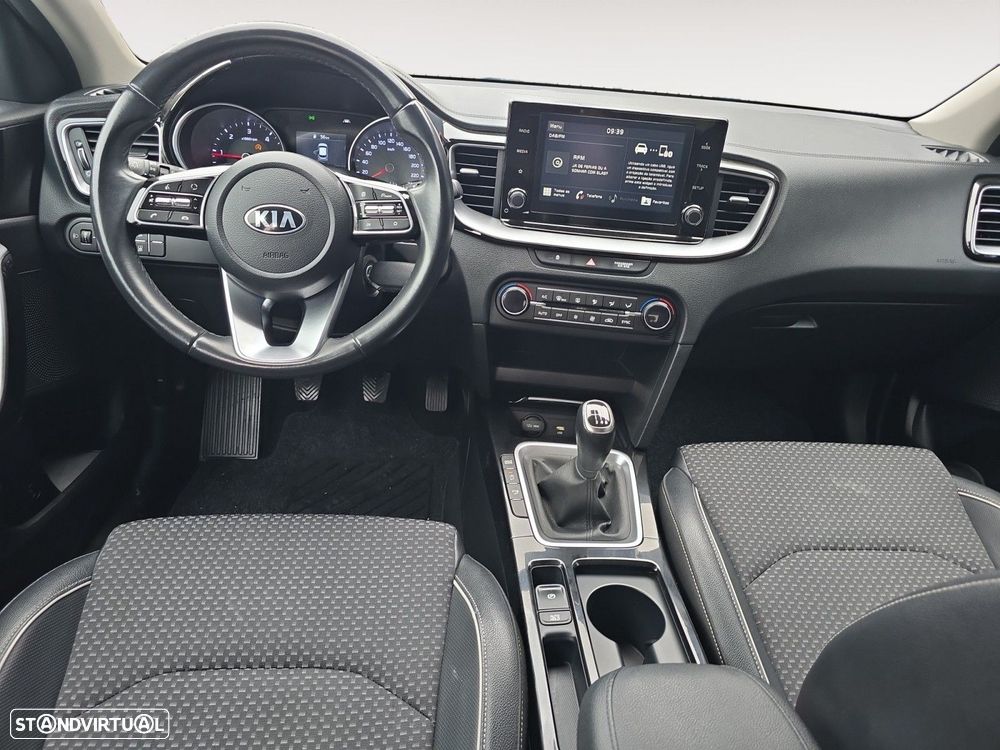 Kia XCeed 1.6 CRDi MHEV Drive - 10
