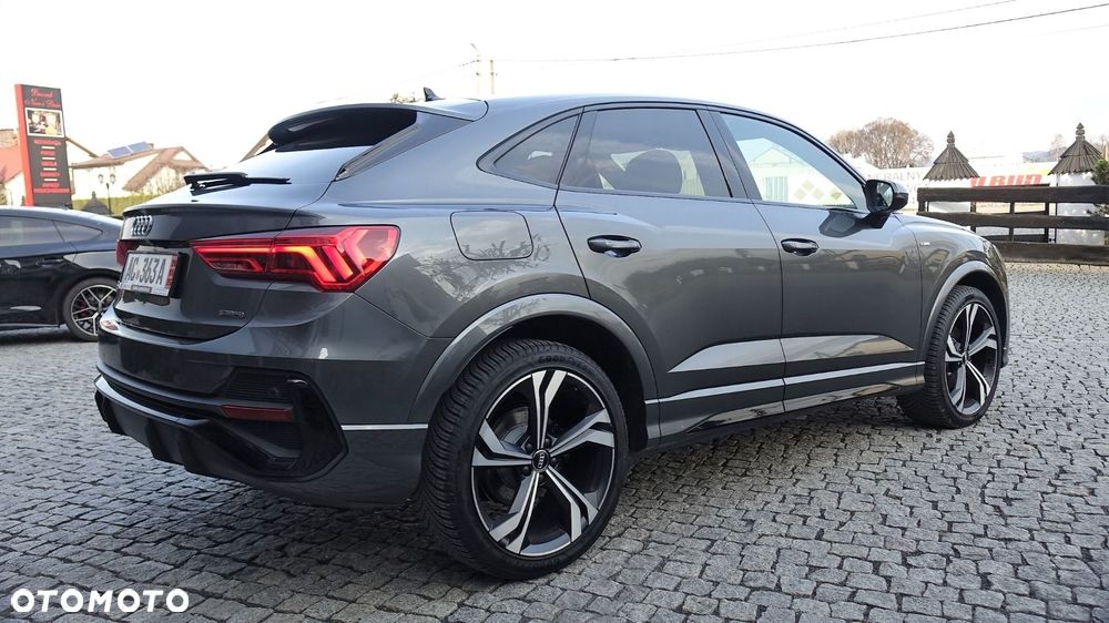 Audi Q3 Sportback - 15