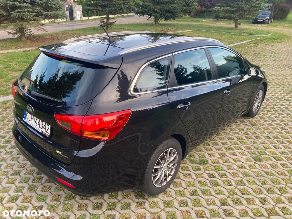 Kia Ceed - 10