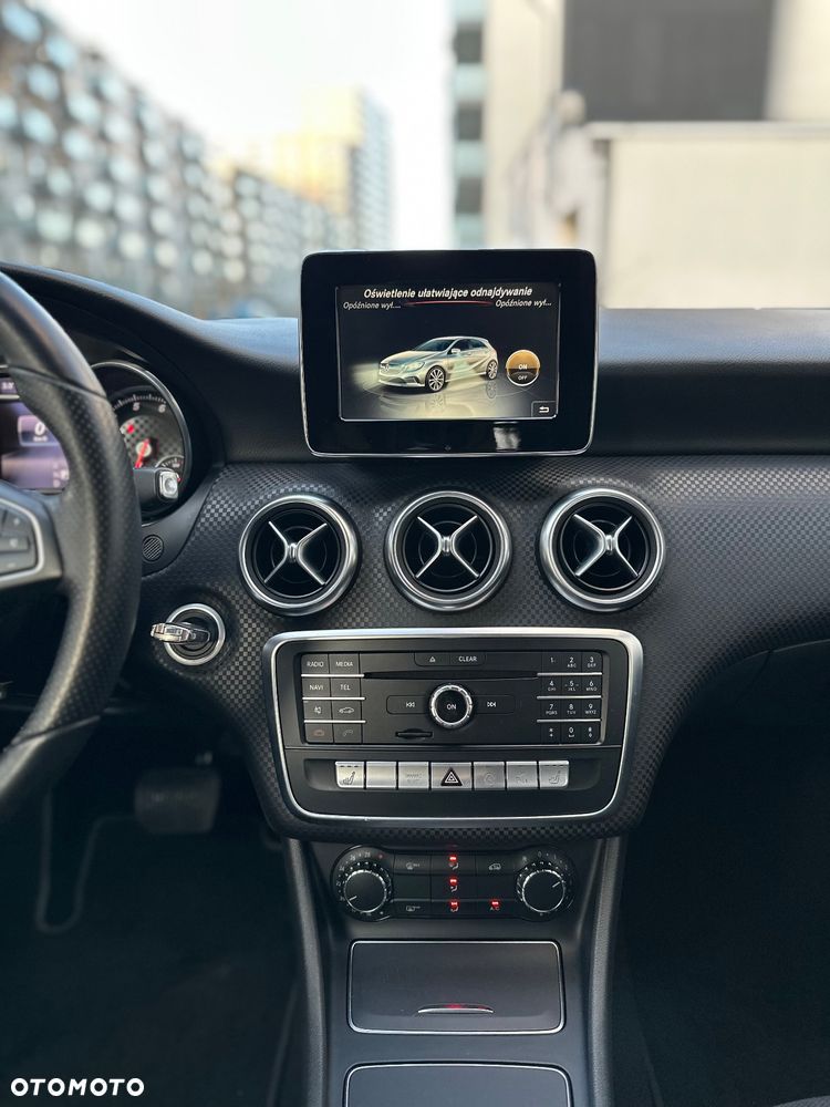 Mercedes-Benz Klasa A 180 7G-DCT SCORE - 23