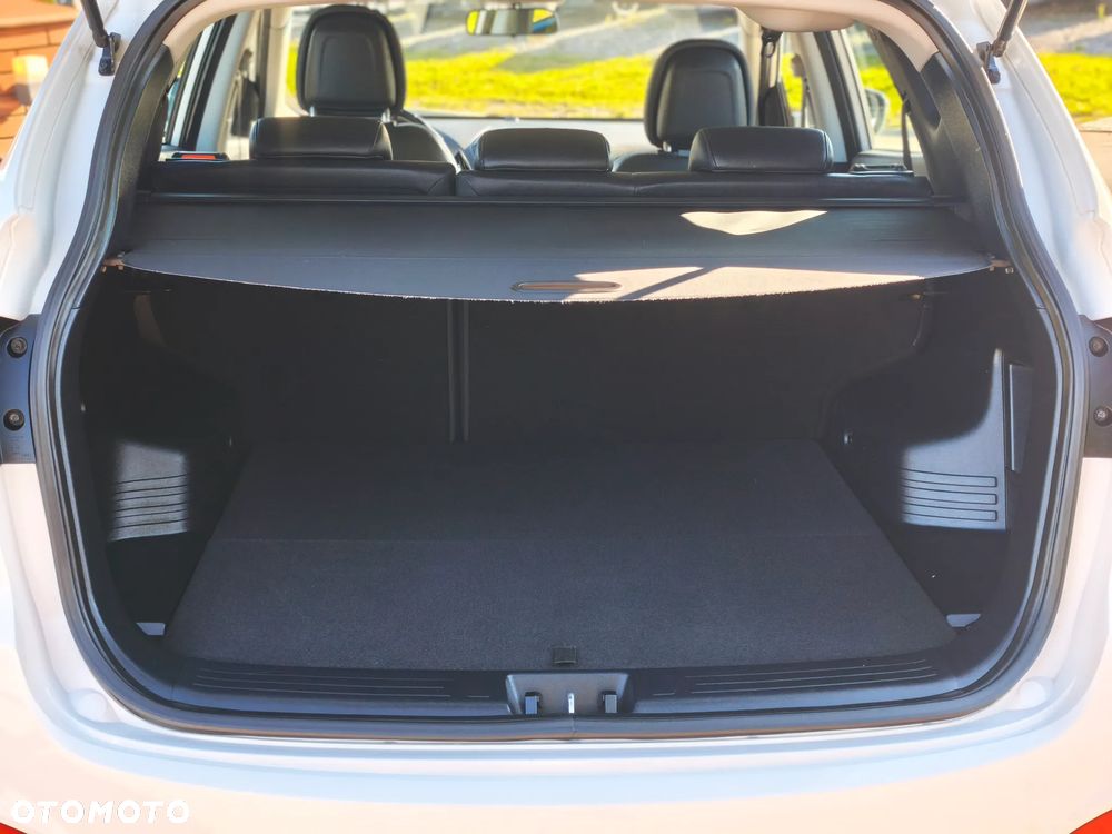 Hyundai ix35 1.7 CRDi 2WD Fifa World Cup Edition - 17