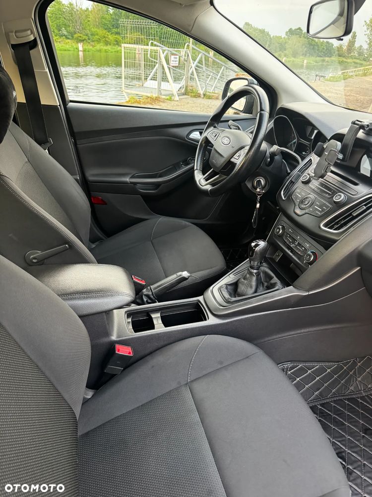 Ford Focus 1.6 Trend - 10